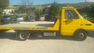 carro attrezzi fermo